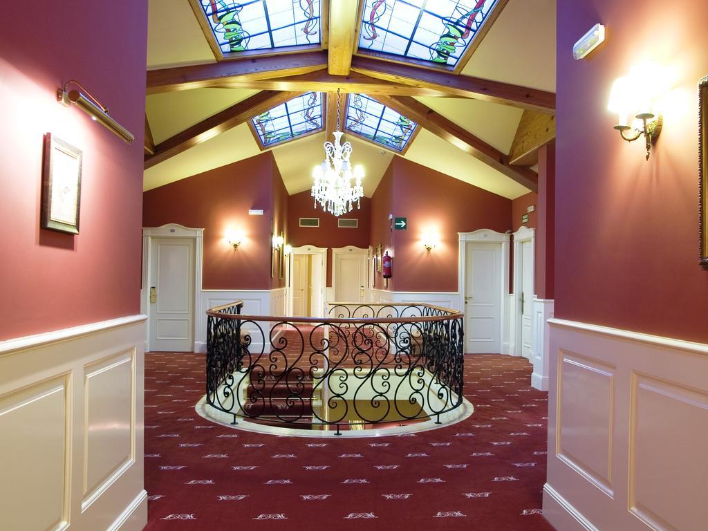 Hotel Fraga Do Eume A Capela Interior photo